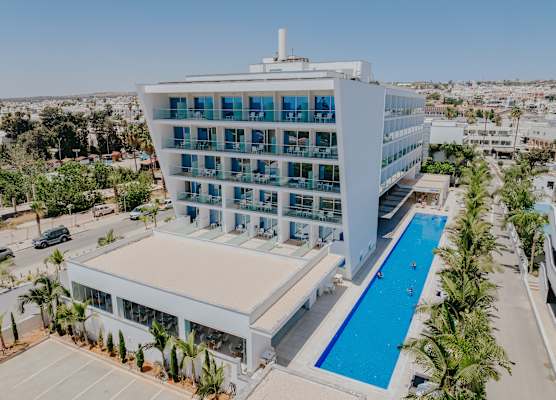 Seasons Hotel (Adults Only) 1