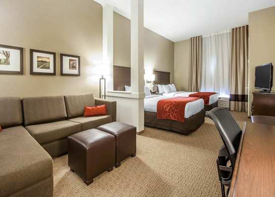 Comfort Suites Marietta-Parkersburg 1