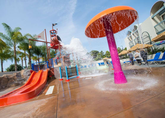 Howard Johnson By Wyndham Anaheim Hotel & Water Playground 1