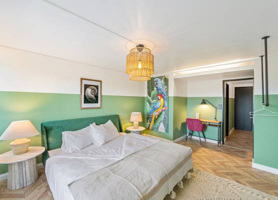 Becozy Self Check-in & Pop-up Hotel 1