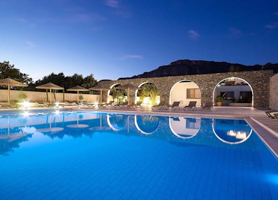 Coriva Beach Hotel & Bungalows 1
