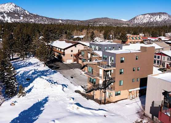 The Mammoth Creek Inn 1