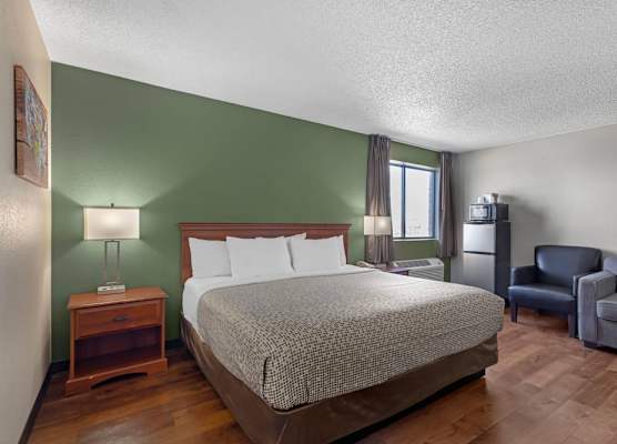 Econo Lodge Longmont East 1