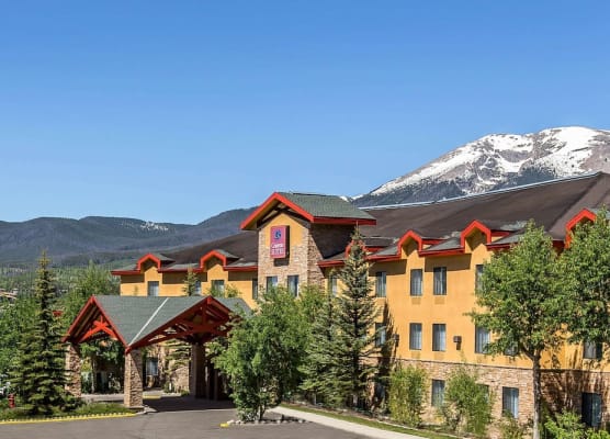 Comfort Suites Summit County 1