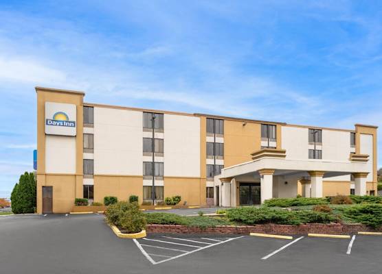 Days Inn by Wyndham Hagerstown I-70 1