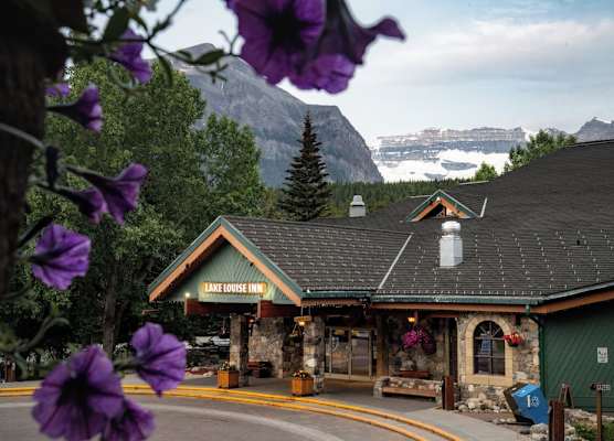 Lake Louise Inn 1