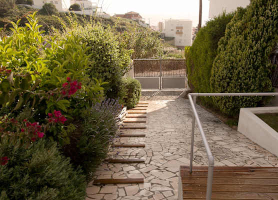 Ericeira Chill Hill 2 – Peach Garden 1