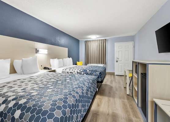 Econo Lodge Inn & Suites Cayce I-26 Airport 1