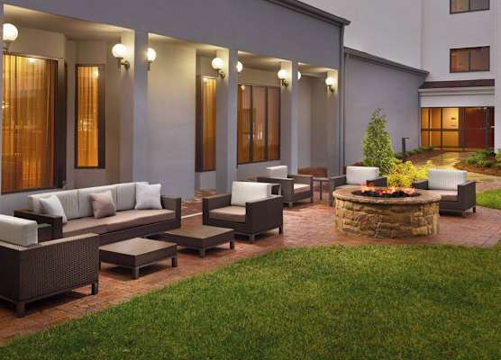 Courtyard Charlotte SouthPark 1
