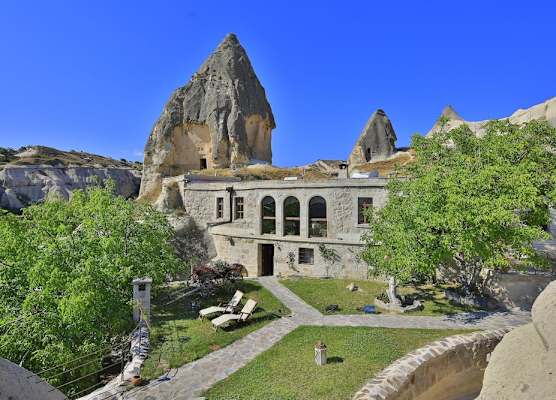 Traveller's Cave Hotel 1
