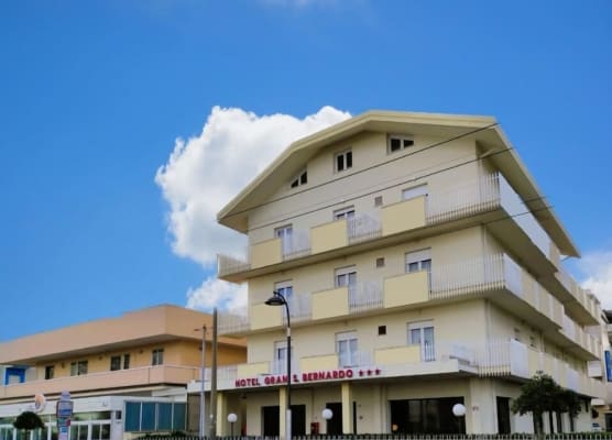 Hotel Gran San Bernardo - RICCIONE - FRONTE MARE CON RISTORANTE 1