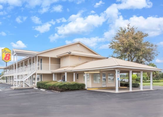 Super 8 by Wyndham Madison 1
