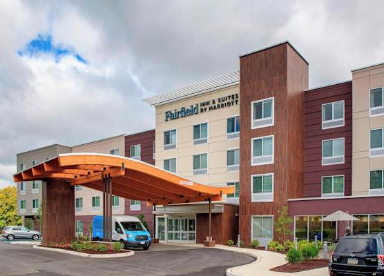 Fairfield Inn & Suites by Marriott Philadelphia Valley Forge/Great Valley 1