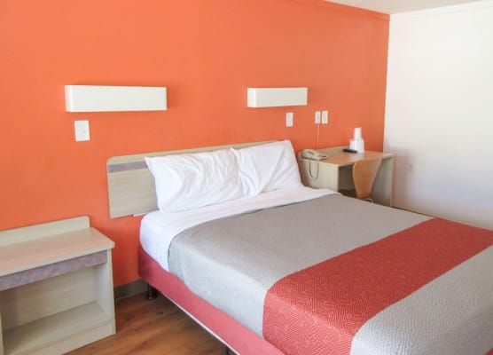 Rodeway Inn Altoona Orchard Plaza 1