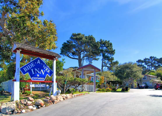 Bide-A-Wee Inn and Cottages 1