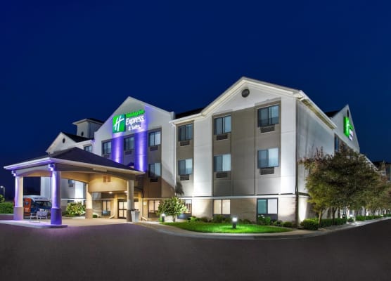 Holiday Inn Express & Suites BELLEVILLE (AIRPORT AREA) by IHG 1