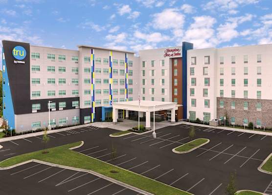Hampton Inn & Suites Charlotte Airport Lake Pointe 1