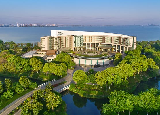 Fairmont Yangcheng Lake 1