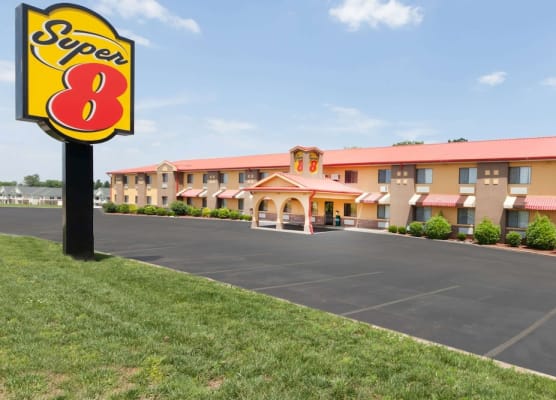 Super 8 South by Wyndham 1