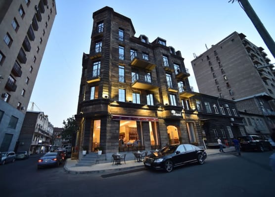 Boulevard Hotel 1