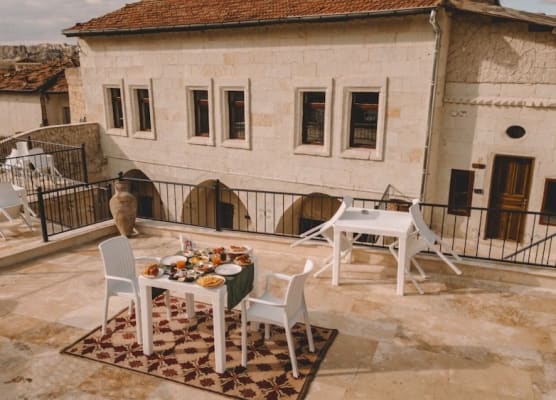 DAPHNE CAVE HOTEL 1