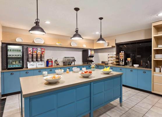 Country Inn & Suites by Radisson, Dahlgren-King George, VA 1