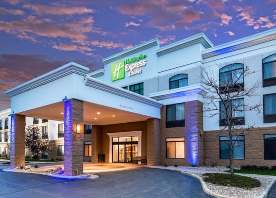 Holiday Inn Express & Suites CEDAR FALLS - WATERLOO by IHG 1