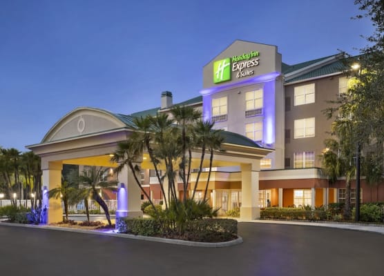 Holiday Inn Express & Suites SARASOTA EAST - I-75 by IHG 1