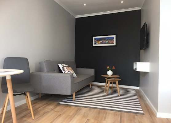 Central Claremont Garden Apartment 1