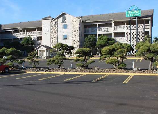 Hi Tide Oceanfront Inn 1