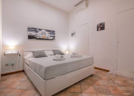 Wine Apartments Florence Moscato 1