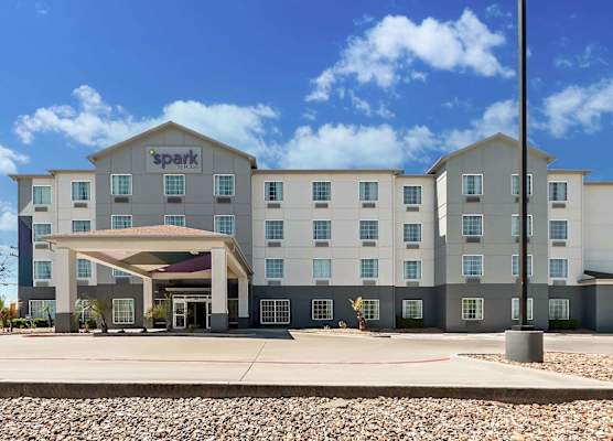 Spark by Hilton Selma 1