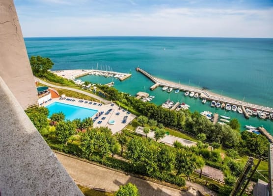 Hotel Capo Est 1