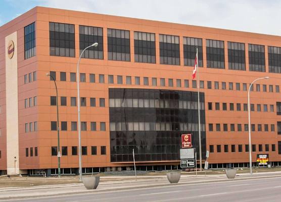 Clarion Hotel & Suites Winnipeg Airport 1