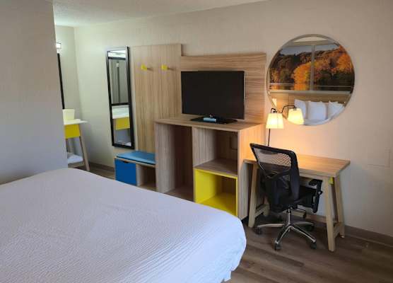 Days Inn by Wyndham Scottsboro AL 1