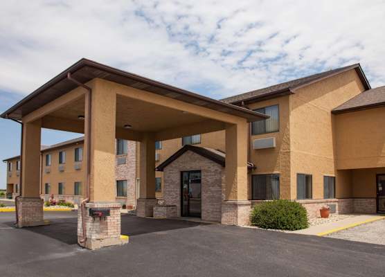 Super 8 by Wyndham Dwight 1