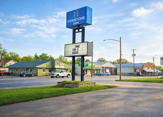OYO Hotel Pipestone MN, Canterbury Park 1
