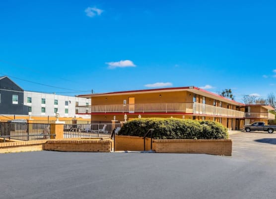 Econo Lodge Inn & Suites Macon West 1