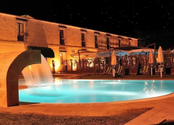 Il Podere Hotel Restaurant 1