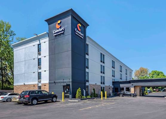 Comfort Inn & Suites Liverpool - Syracuse North 1