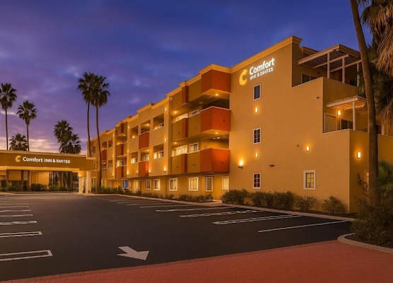 Comfort Inn & Suites Huntington Beach 1