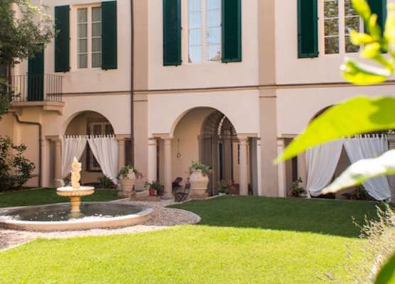 LUCUS Exclusive Bed and Breakfast 1