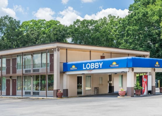 Days Inn by Wyndham Hurricane Mills 1