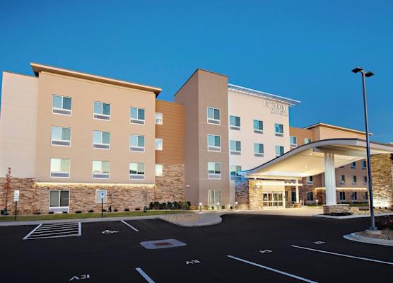 Fairfield Inn & Suites by Marriott Dayton North 1