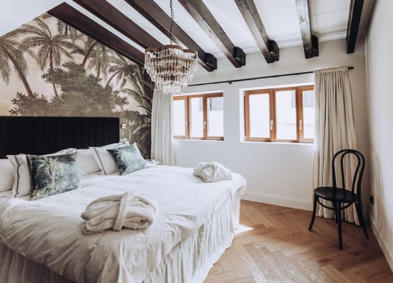 Ocho Suites & Kitchen 1