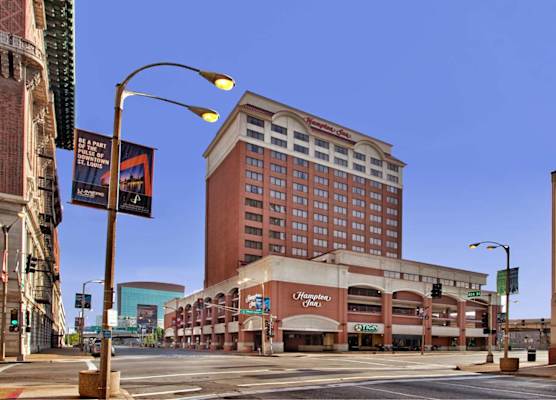 Hampton Inn St. Louis-Downtown (At the Gateway Arch) 1