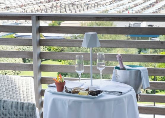 Kiss Beachfront Hotel & Restaurant 1