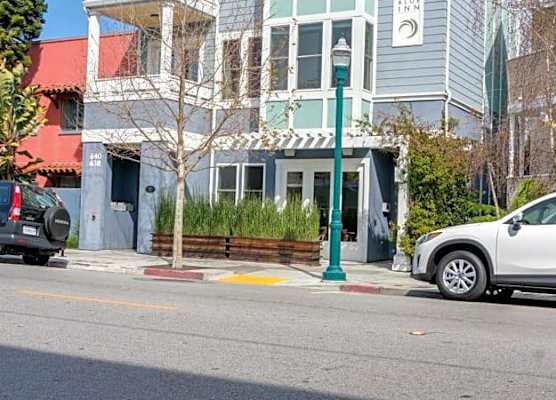 Pacific Blue Inn 1