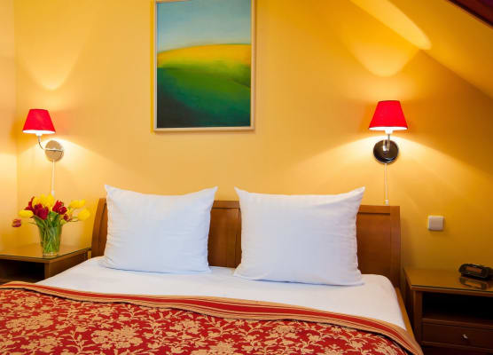 Cloister Inn Hotel 1