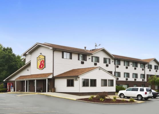 Super 8 by Wyndham New Castle 1